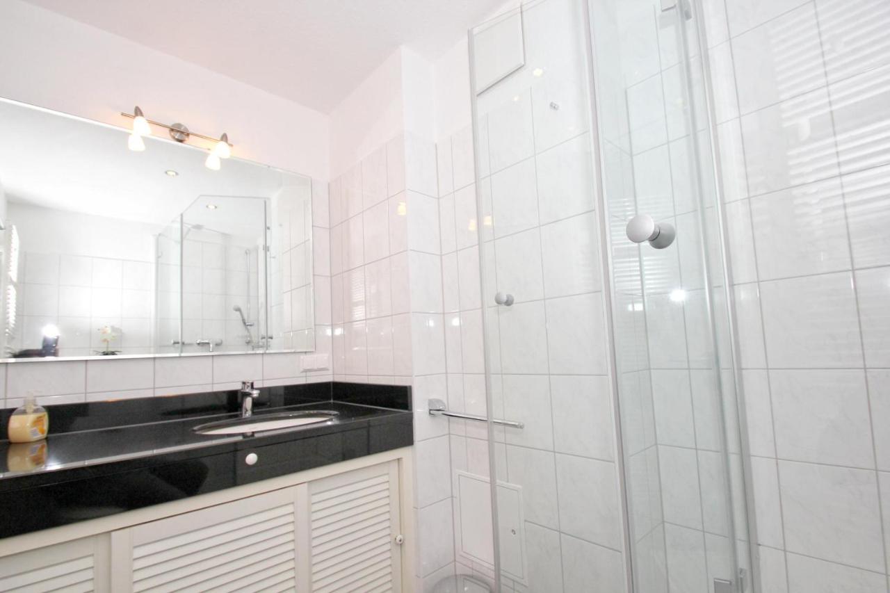 Hafennahe Ferienwohnung Mit Balkon Und Meerblick - Hafenhaeuser Wiek Wohnung 14 Wiek auf Rügen المظهر الخارجي الصورة