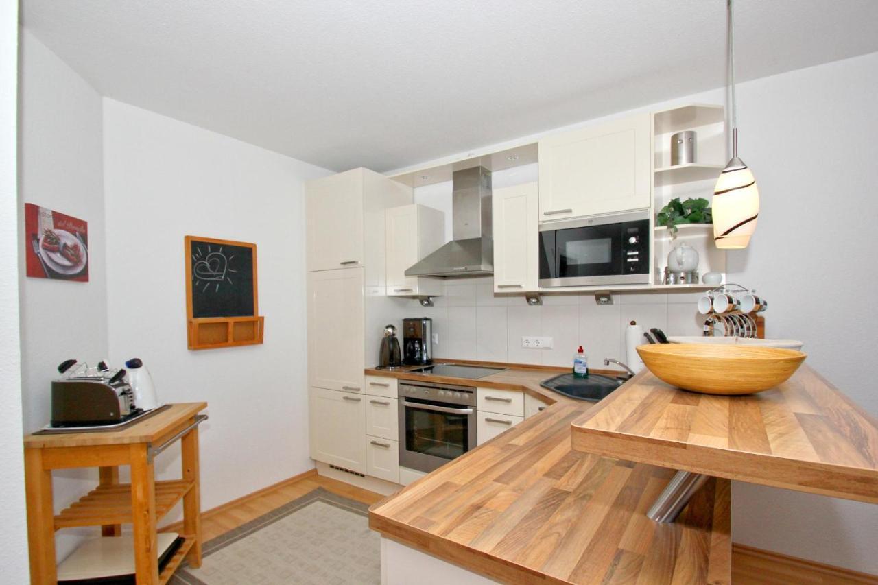 Hafennahe Ferienwohnung Mit Balkon Und Meerblick - Hafenhaeuser Wiek Wohnung 14 Wiek auf Rügen المظهر الخارجي الصورة